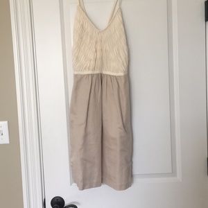 Cream and tan banana republic dress! With pockets!
